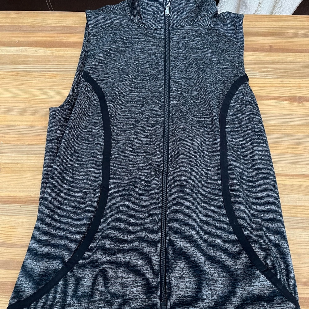 Grey/black Underamour stretchy vest size small/medium